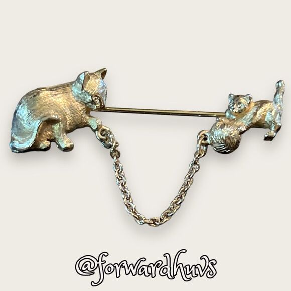Vintage Avon Gold Tone Kitten and Yarn Stick Pin / Hat Pin - Picture 8 of 10